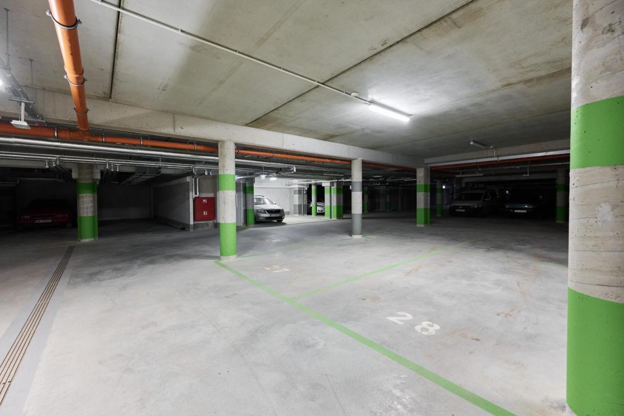 Apartment Wichrowa With Free Garage Wroclaw By Noclegi Renters Ngoại thất bức ảnh