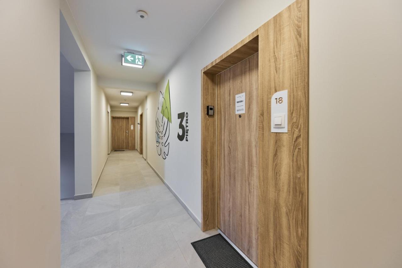 Apartment Wichrowa With Free Garage Wroclaw By Noclegi Renters Ngoại thất bức ảnh