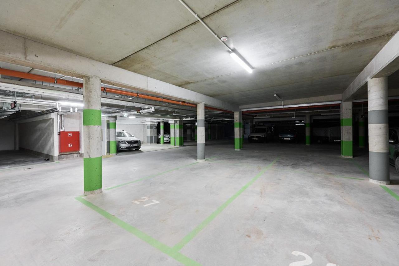Apartment Wichrowa With Free Garage Wroclaw By Noclegi Renters Ngoại thất bức ảnh