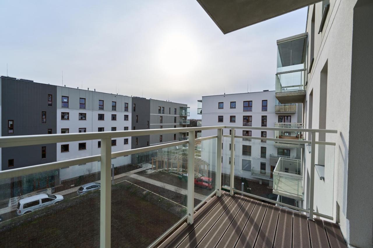 Apartment Wichrowa With Free Garage Wroclaw By Noclegi Renters Ngoại thất bức ảnh