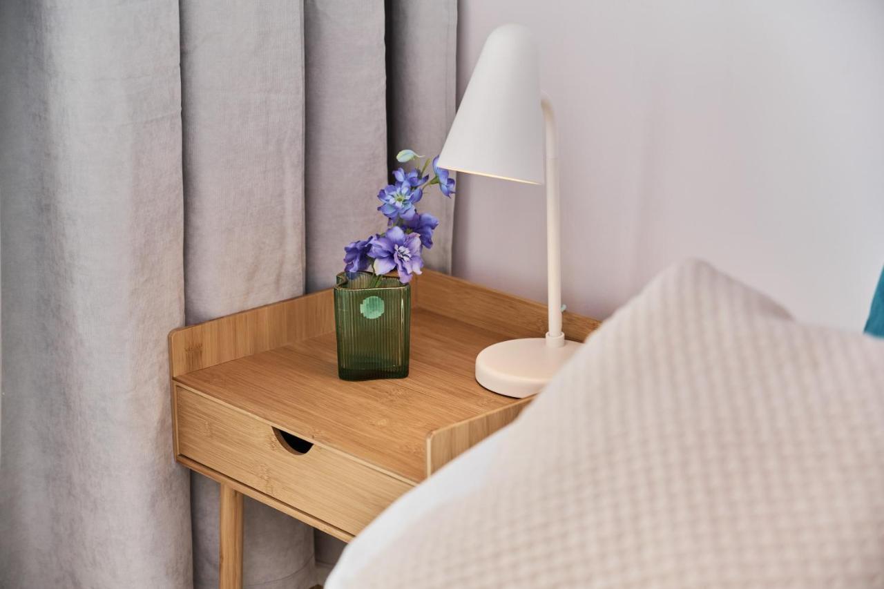 Apartment Wichrowa With Free Garage Wroclaw By Noclegi Renters Ngoại thất bức ảnh