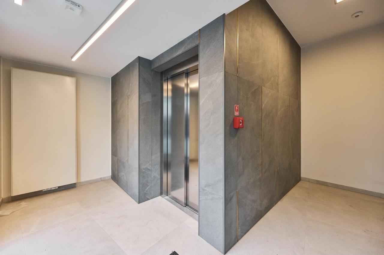 Apartment Wichrowa With Free Garage Wroclaw By Noclegi Renters Ngoại thất bức ảnh