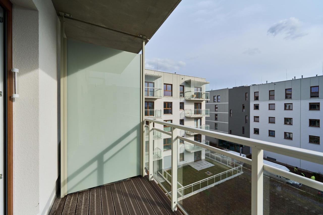 Apartment Wichrowa With Free Garage Wroclaw By Noclegi Renters Ngoại thất bức ảnh