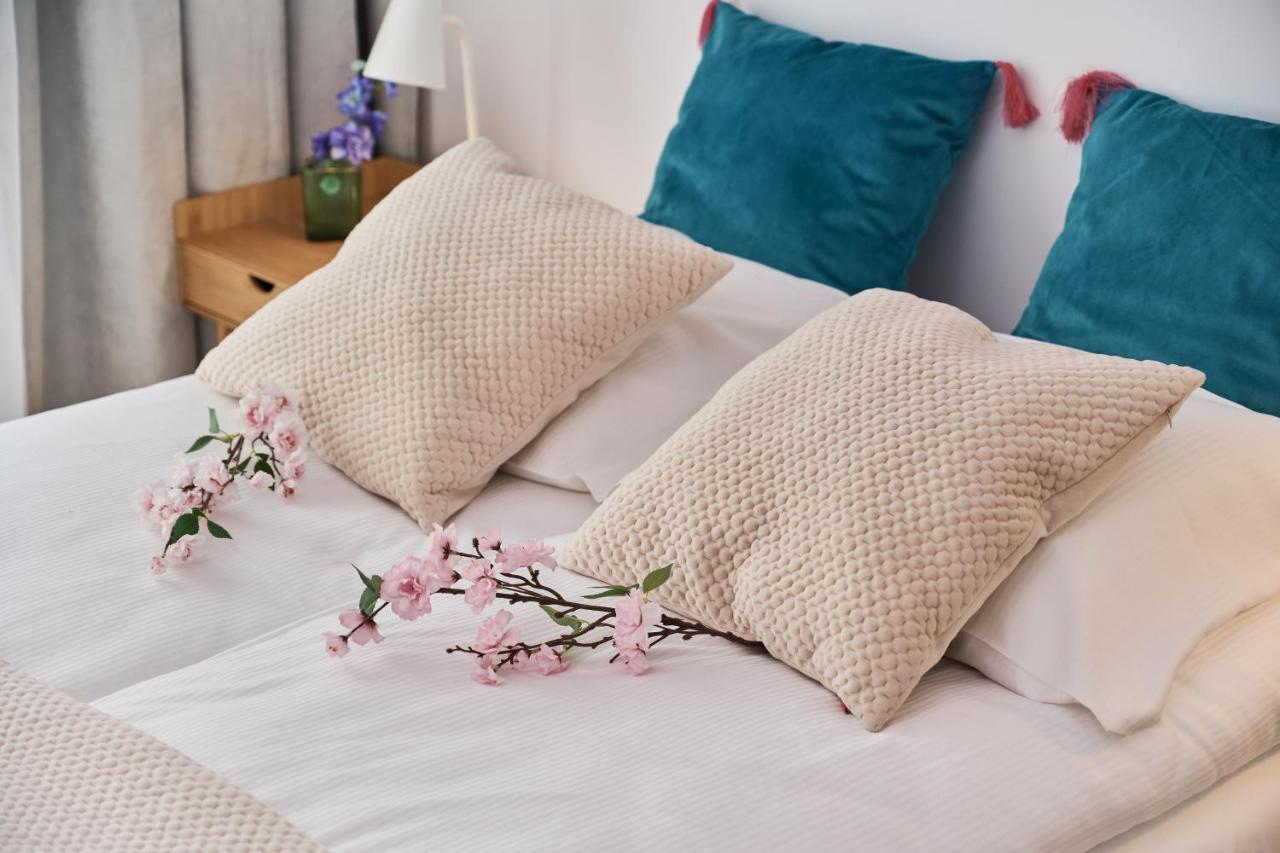Apartment Wichrowa With Free Garage Wroclaw By Noclegi Renters Ngoại thất bức ảnh